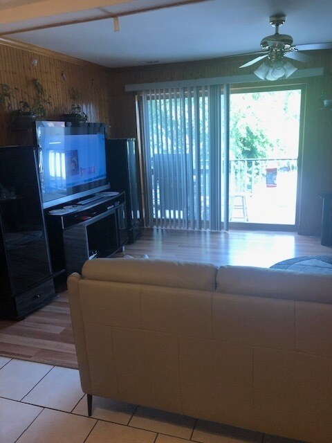 Foto del edificio - 5858 W 87th St