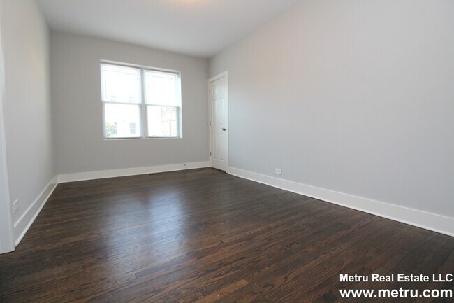 Building Photo - 2130 N Sawyer Ave