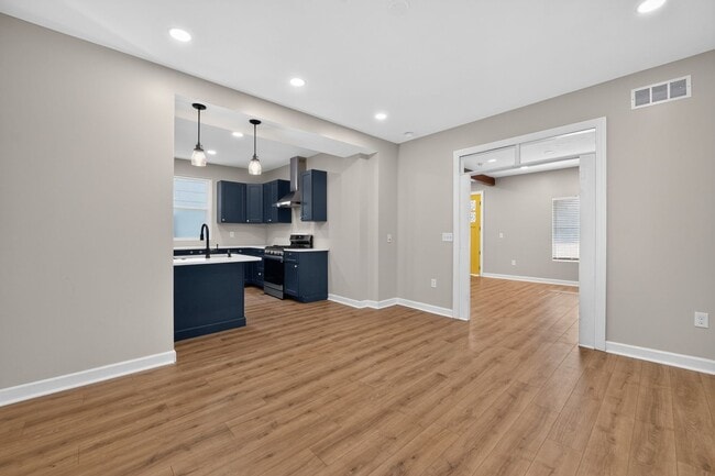 Building Photo - 2516 Agnes Ave
