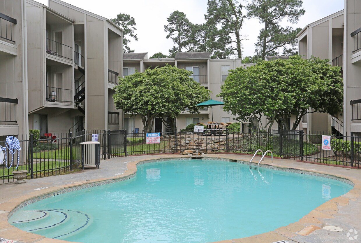 Fountain Woods 3565 Delaware Beaumont, TX