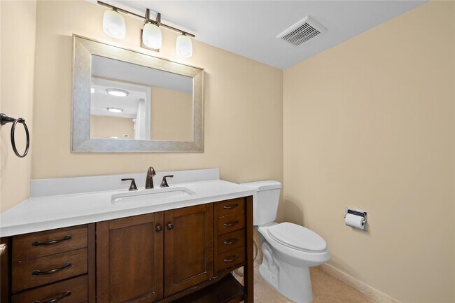 Building Photo - 3900 Galt Ocean Dr