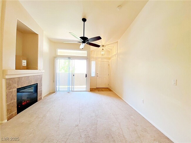 Foto del edificio - 3481 Desert Cliff St