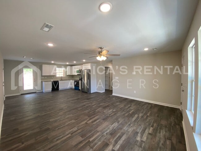 Building Photo - Home for Rent in Cullman! AVAILABLE NOW!!!...