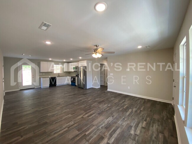 Foto del edificio - Home for Rent in Cullman! AVAILABLE NOW!!!...