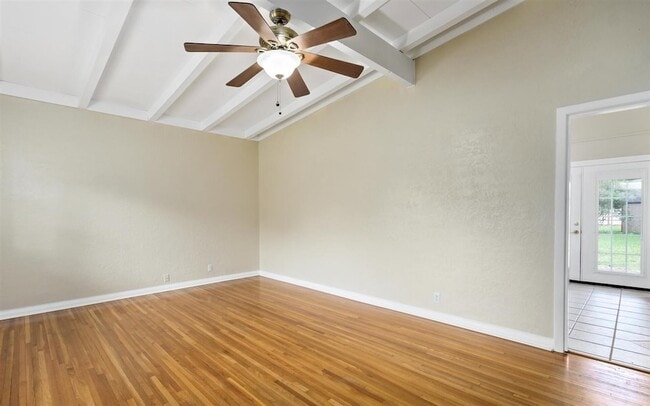 Foto del edificio - 5090 Laurel Ave