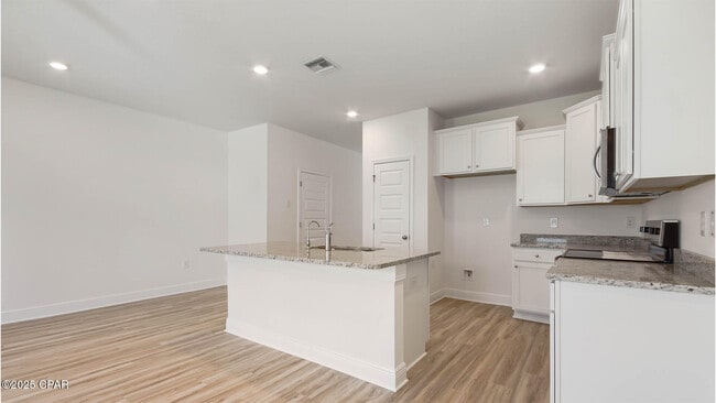 Building Photo - 459 Melrose Wy