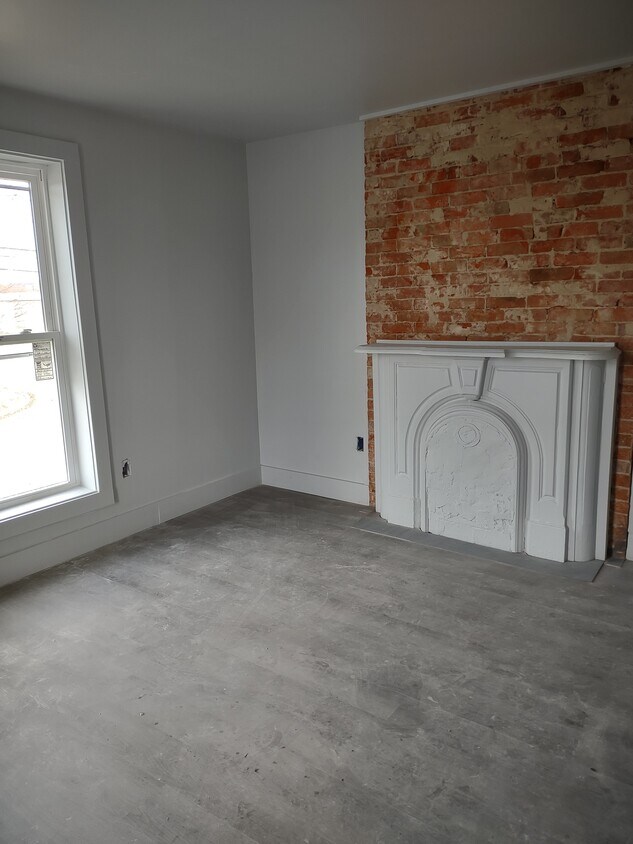Primary Photo - 1226 Washington St