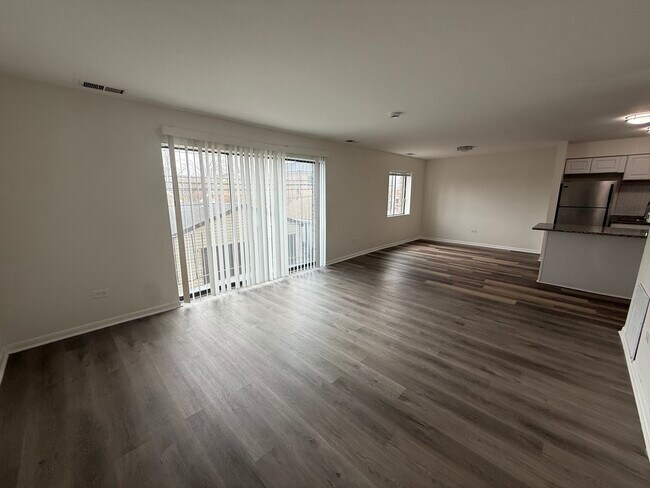 Foto del edificio - 2310 N Harlem Ave