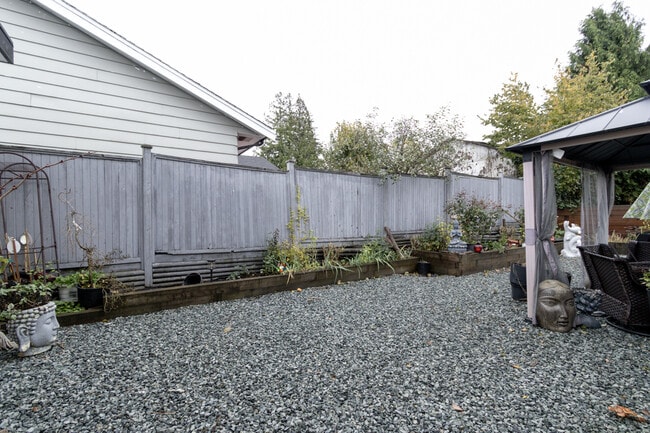 Building Photo - 11297 86 Av