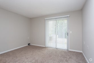 1BR, 1BA - 689 - Hampton Center Apartments