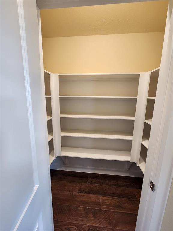 Foto del edificio - 1437 La Delle St