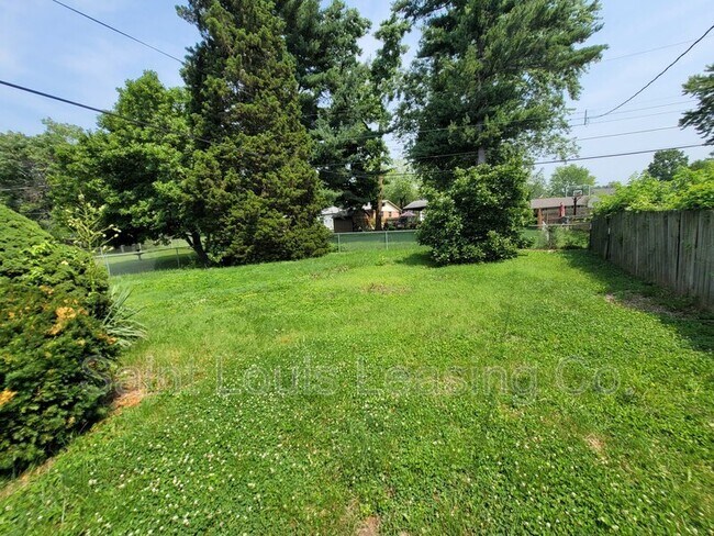 Building Photo - 1321 Columbus Dr