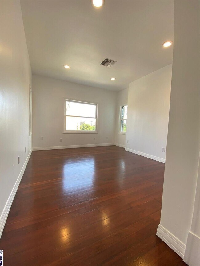 Foto del edificio - 1051 Beacon Ave