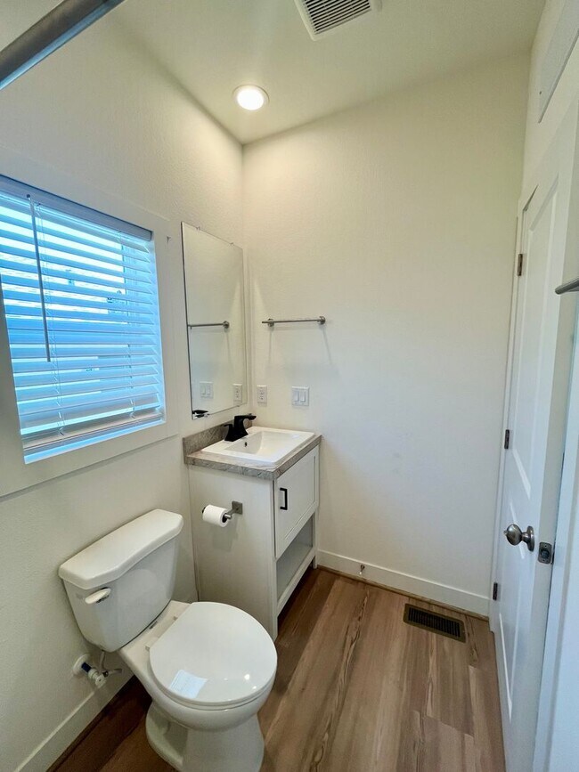 Foto del edificio - 3535-3537 Mount Burnham Court