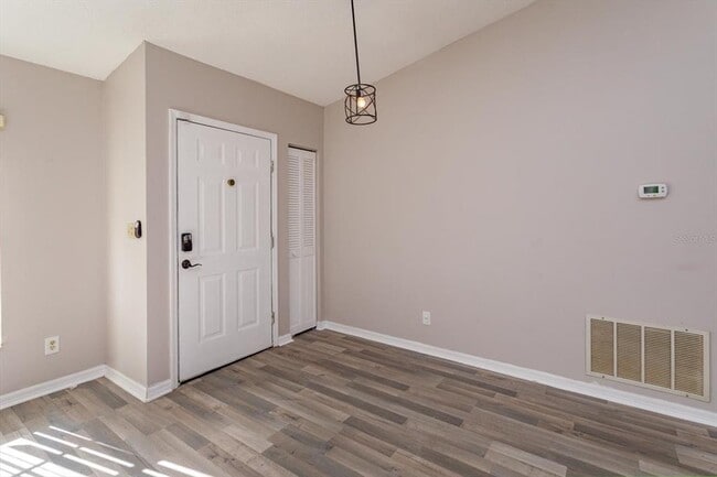 Foto del edificio - 5955 Kenlyn Ct