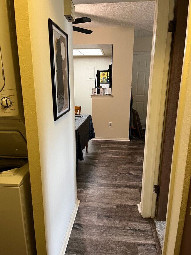 Foto del edificio - A clean and well maintained 1-bedroom apar...