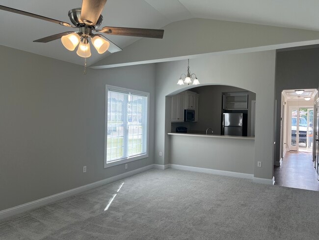 Building Photo - 1108 Crescent Meadows Dr