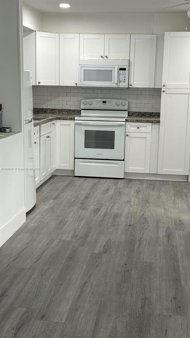 Foto del edificio - 5179 SW 34th St