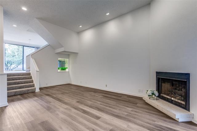 Foto del edificio - 5990 Lindenshire Ln