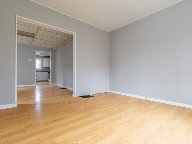Foto del edificio - 446 S Pleasant St