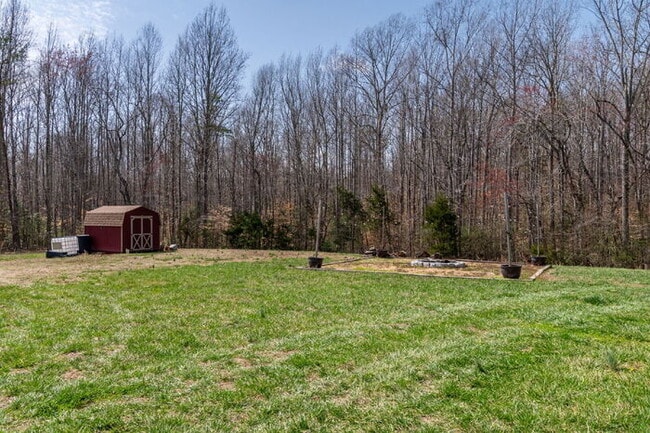 Building Photo - Your Next Home Awaits: 3-Bedroom Gem in Kents Store, VA!