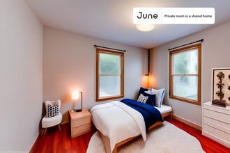 Building Photo - Room in Shared 5 bed/1 bath home