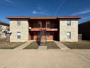 Building Photo - 1007 Circle M Dr