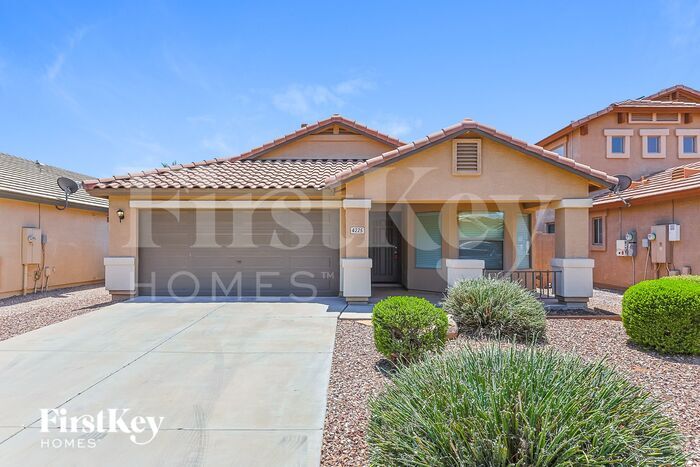 Foto principal - 4225 E Coal St