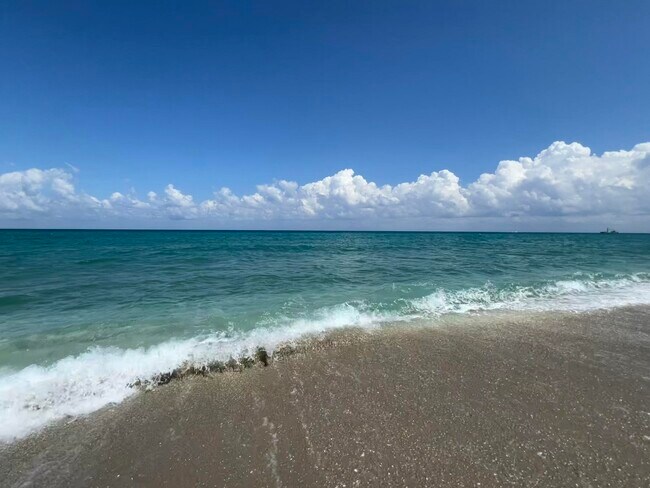 Foto del edificio - 5420 N Ocean Dr