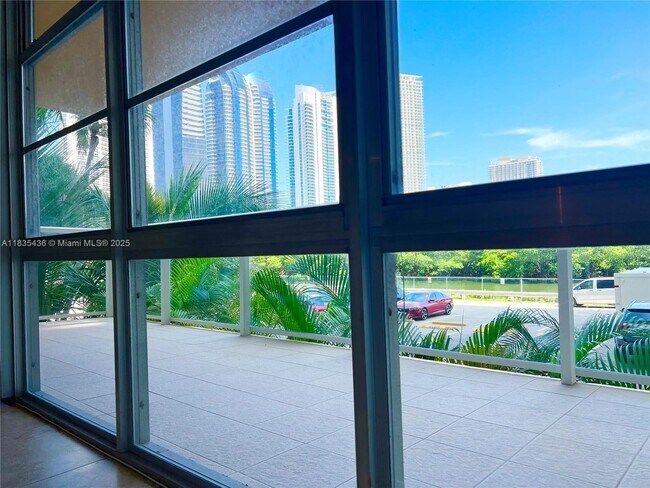 Foto del edificio - 230 174th St