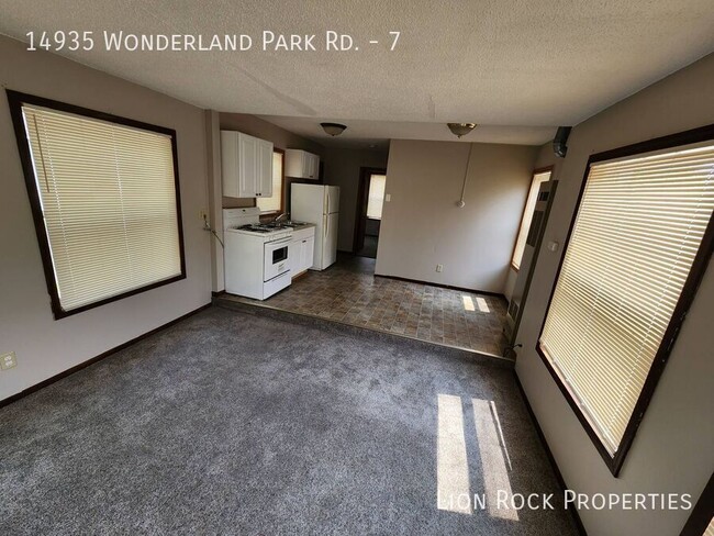Building Photo - 14935 Wonderland Park Rd