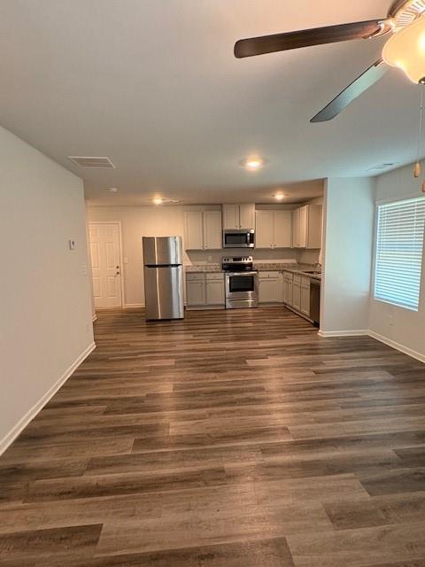 Foto del edificio - 285 Pebble Ridge Dr