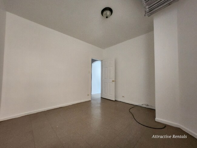 Foto del edificio - 14 N Long Ave