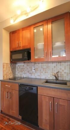 Building Photo - 320 E 42nd St