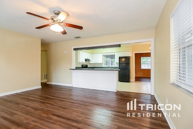 Foto del edificio - 12943 N Oregon Ave