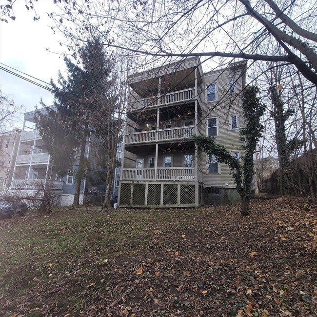 Building Photo - 50 Lithgow St