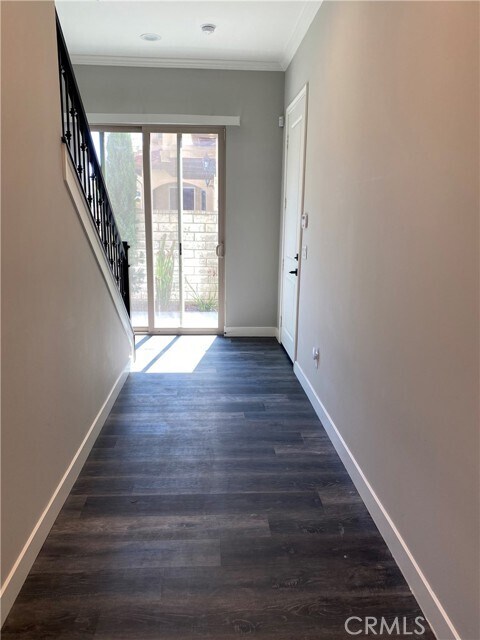 Building Photo - 530 Fano St