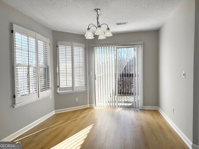 Foto del edificio - 901 Wentworth Ct