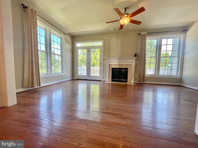Foto del edificio - 3550 Tabard Ln