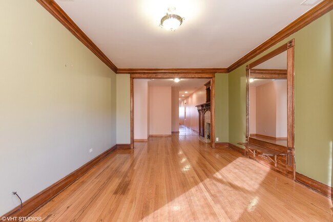 Foto del edificio - 4810 S Prairie Ave
