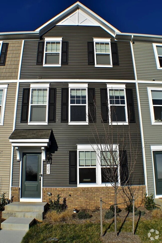 Building Photo - 227 Presidents Pointe Ave