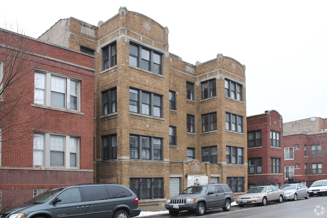 Building Photo - 3714 W Wrightwood St