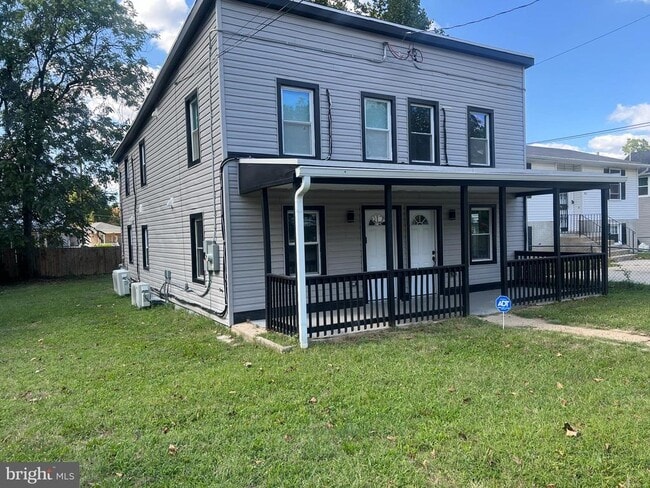 Building Photo - 708 59th Pl