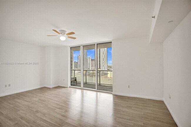 Foto del edificio - 50 Biscayne Blvd