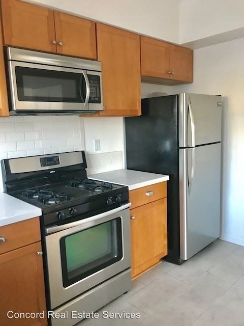 Foto del edificio - 132 N Kings Rd