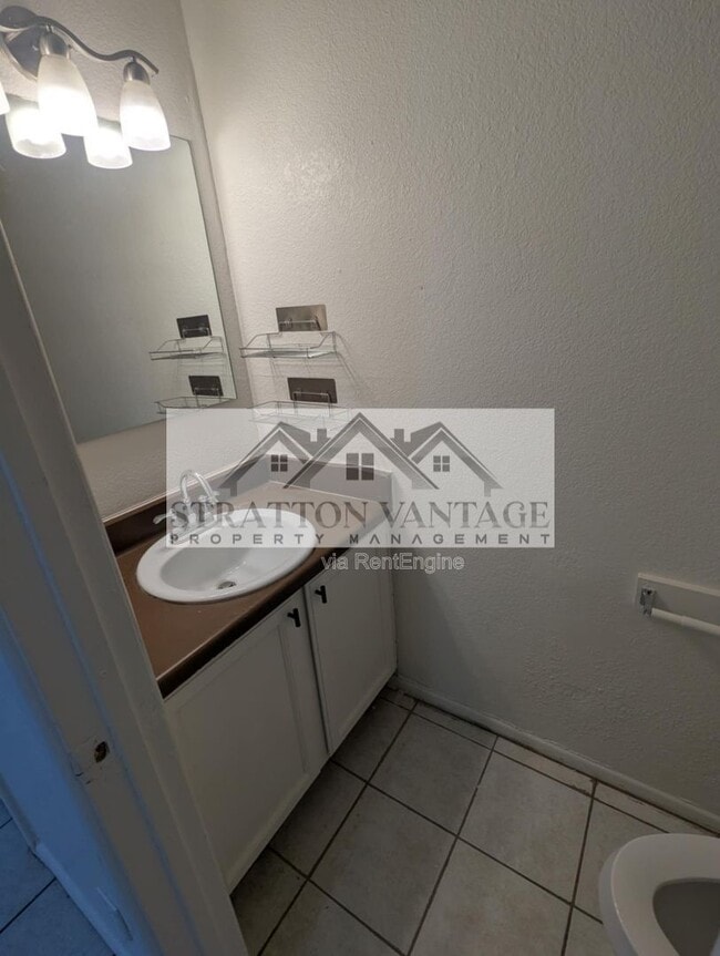 Foto del edificio - 545 W 16th Ave