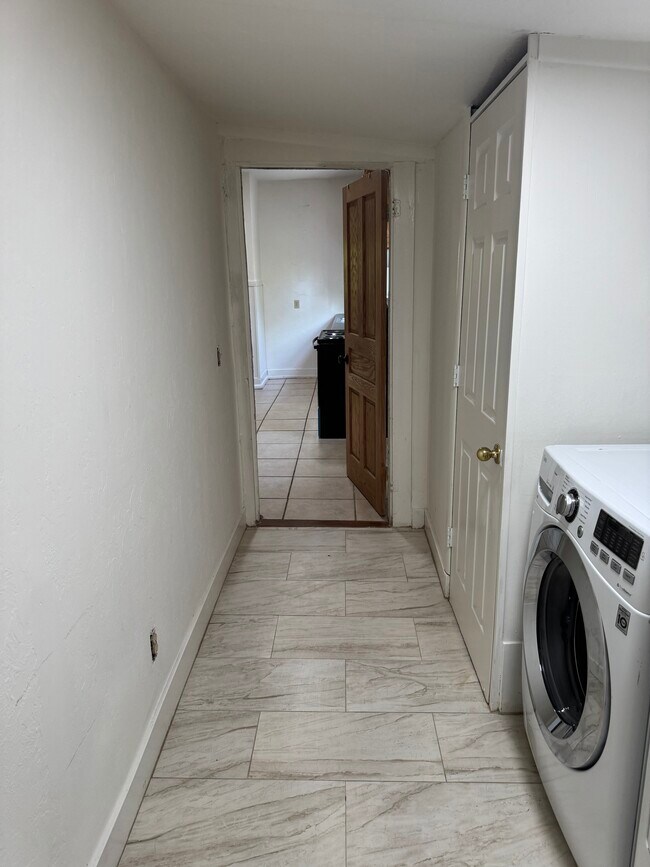 Foto del edificio - 2601 N Robinson Ave