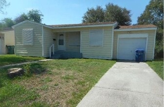 Building Photo - 1617 Cambridge Dr