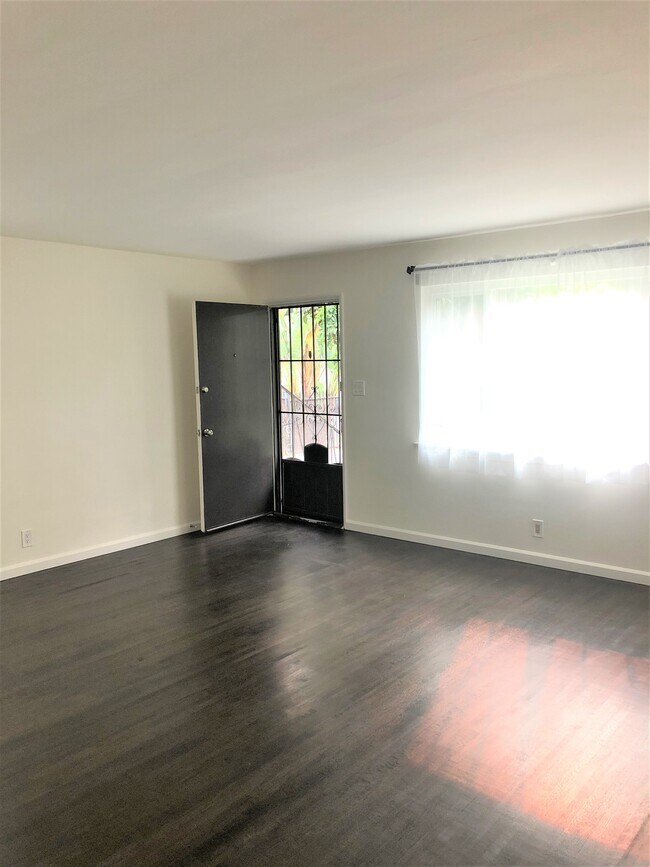 Building Photo - 430 N El Molino Ave