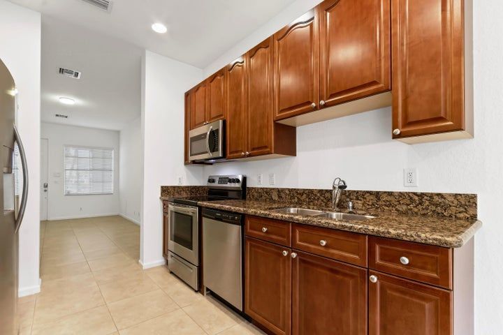 Building Photo - 6120 SE Portofino Cir